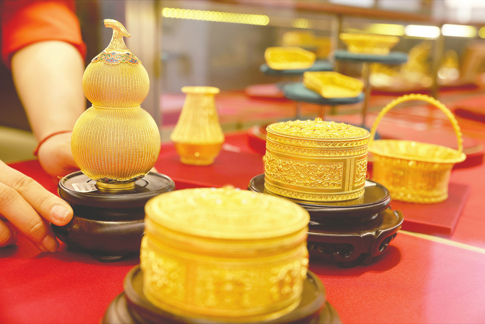 原油库存对黄金的影响_2025年大宗商品走势_黄金避险情绪分析