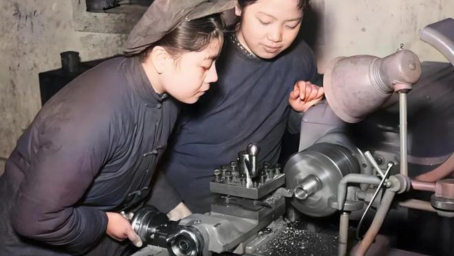 俄罗斯黄金储备历史_国内大型的黄金外汇交易公司_俄罗斯黄金储备增长策略