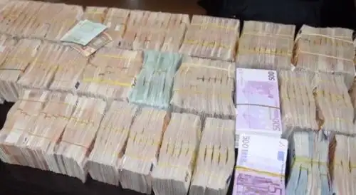 人民币外汇牌价软件_外汇黑市 非法买卖外汇罪 地下钱庄